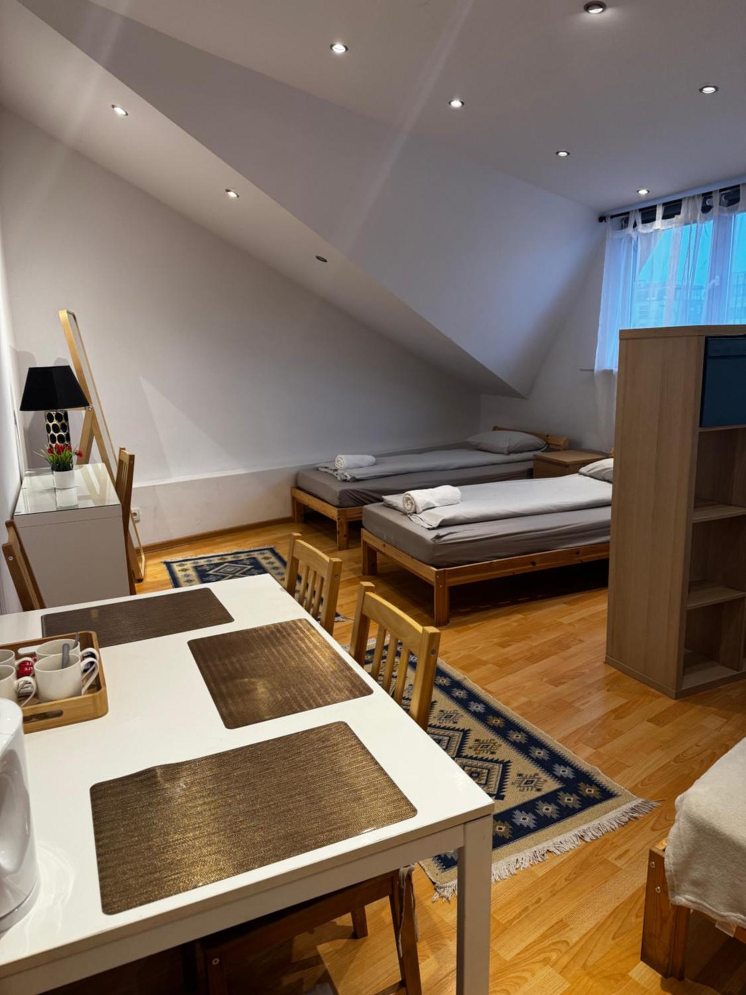 Esa Home Warschau Exterior foto